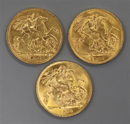 Three gold half sovereigns, 1910, 1914 and 1915.